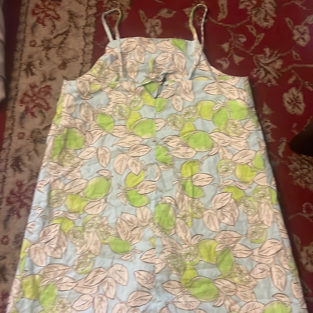 This beautiful lemon print is perfect for the summer!!